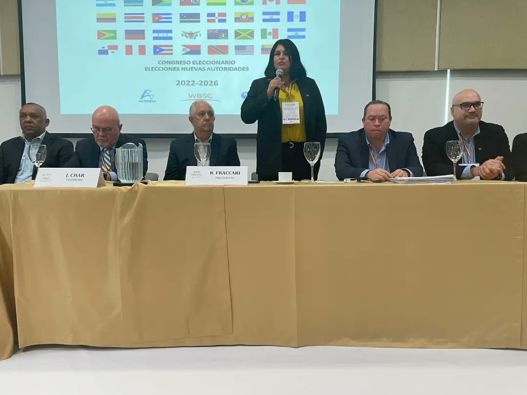 FEVEBEISBOL's tweet photo. #COPABE eligió a @Arabeisbol presidente. La acompañan Jorge Cabrera 🇸🇻 (Sec.General), Jorge Quiles 🇵🇷 (Tesorero)
•
Vicepresidentes: Juan Nuñez 🇩🇴, Guillermo Barilla 🇬🇹 y Norge Nuñez 🇨🇱
Vocales: Alex Camacho 🇧🇴, Ramón Crespo 🇵🇦 y Juan Reinaldo 🇨🇺
•
Más 💻 https://t.co/h8qpRGHTpk https://t.co/GV9WEA1wiA