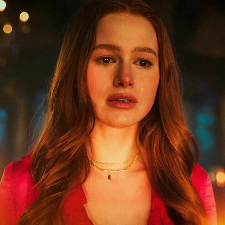 poptime's tweet photo. Cheryl Blossom, personagem de Riverdale, agora consegue controlar o fogo na nova temporada! 👀🔥 https://t.co/aCLF8ANGWg