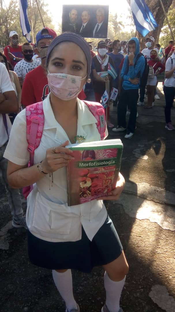 Los estudiantes del Área de Puerto Padre dicen presente en el desfile por el 1ro de Mayo día del trabajador. 
🩺FEU FILIAL CIENCIAS MÉDICAS PUERTO PADRE🩺
#UCM Las Tunas 
#FCM Puerto Padre
