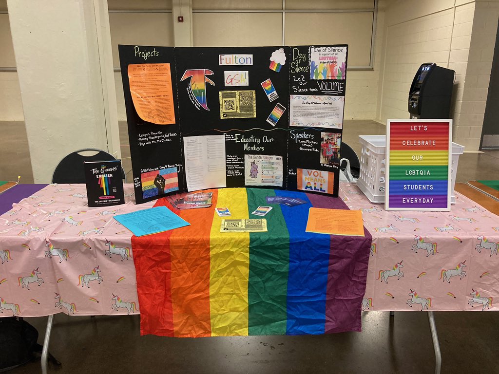 OverIntheLib's tweet image. Fulton’s finest help put on @MuseKnox’s Community carnival today. Pictured are four MUSE interns who helped organize the event and our GSA President and VP. I love these kids! Thanks for inviting our #GSA club to have a table. Loved hearing Drums Not Guns perform too.