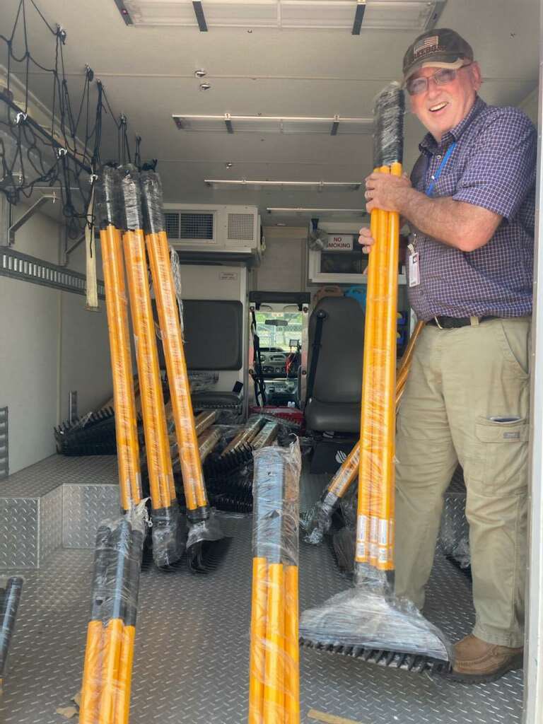 KSRedCross's tweet photo. We spent time today with our friends from @unitedwayplains and @KSLions17N. Itโs a privilege to work alongside other organizations so dedicated to helping after the #Andovertornado. Red Cross emergency response vehicles are ready to deliver cleanup supplies, snacks and water! https://t.co/OQ9R7bZm3J