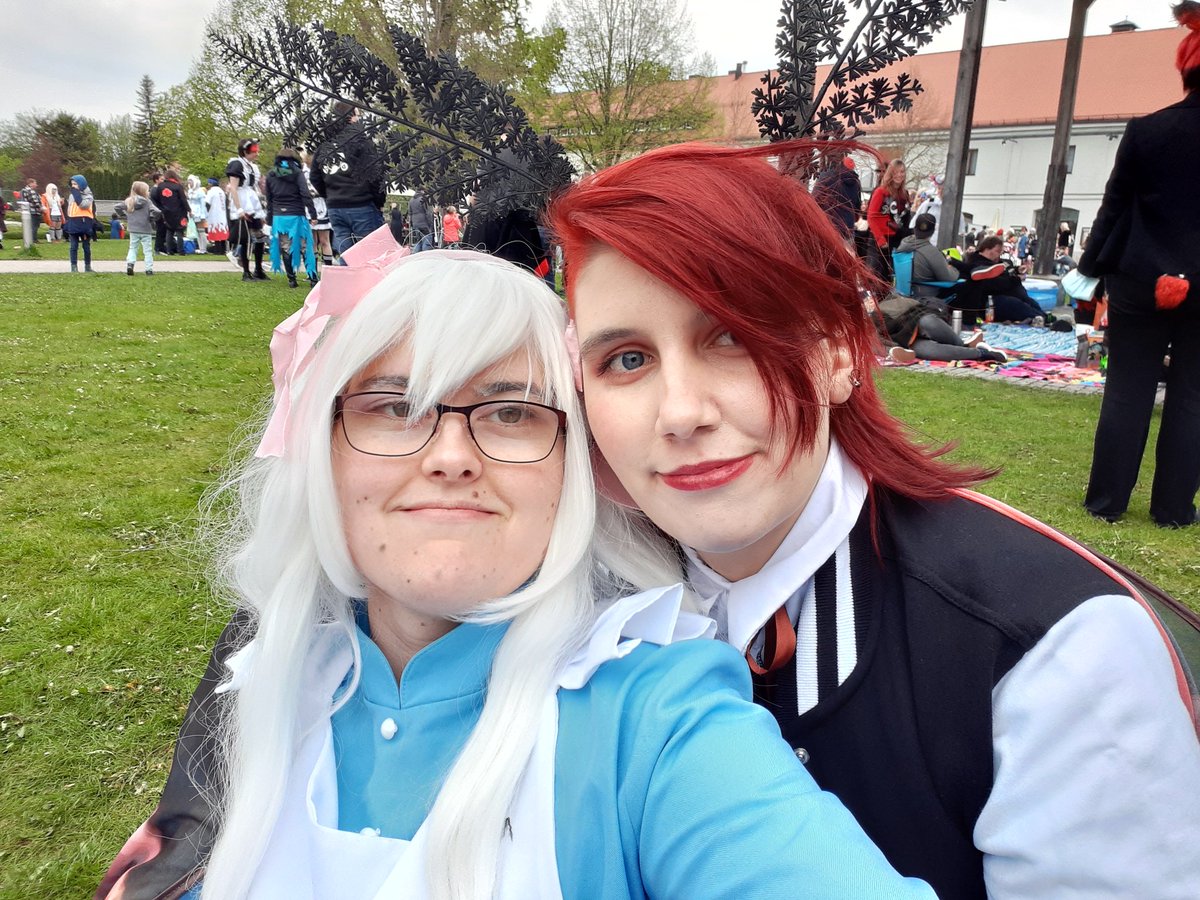 Danke an alle, die da waren und die Con zu einem grandiosen Erlebnis gemacht haben 🥰

Auch an die Leute,mit denen ich quatschen und Fotos machen durfte ❤
Und vor allem natürlich meine Freunde, die die Tage mit mir verbrachten!

Jetzt bin ich noch mehr auf die Dokomi gehypt!!