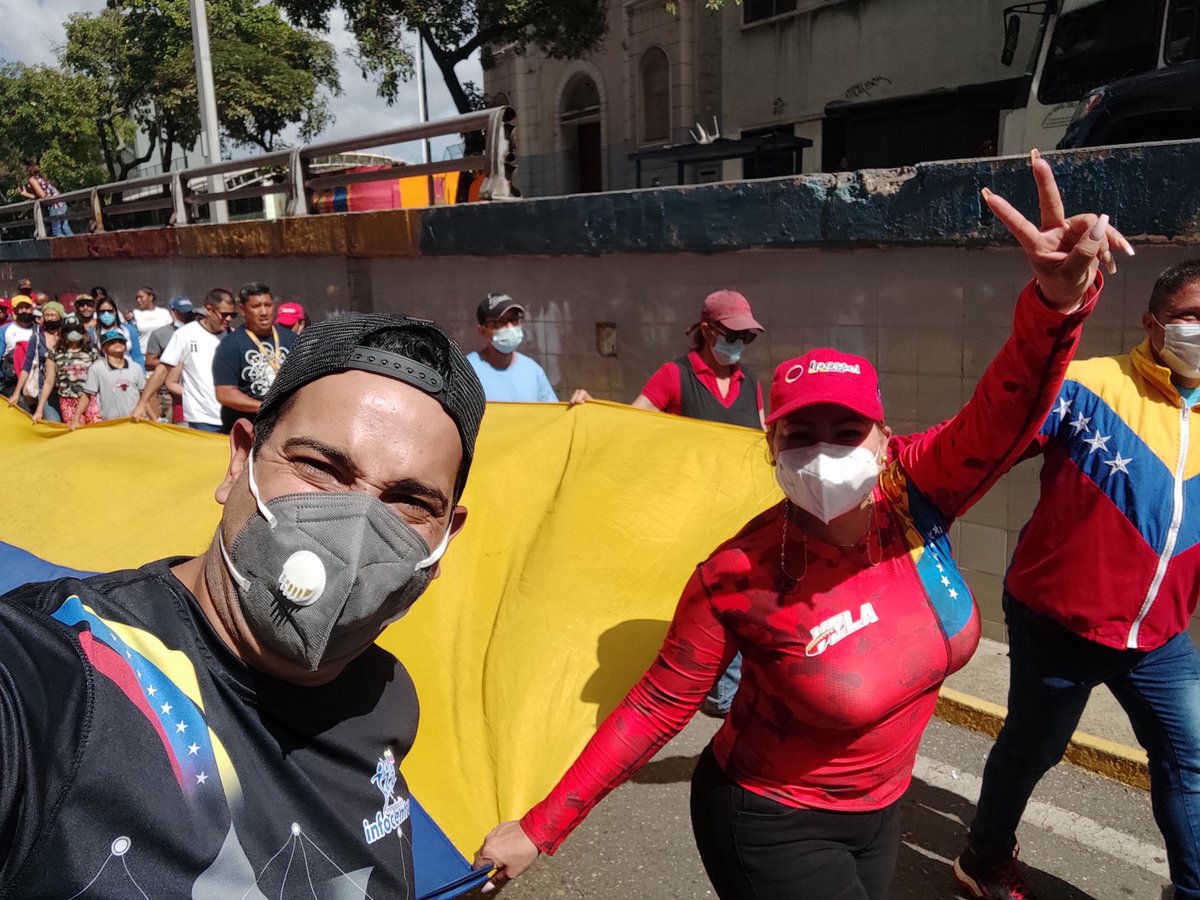 LuisinfoVe's tweet photo. Hoy reconocemos la lucha diaria de todos y todas, nuestro compromiso y firmeza en nuestros espacio de lucha para seguir haciendo Patria 
Feliz día del Trabajador 💪🌅 https://t.co/mBPQ04rmmh