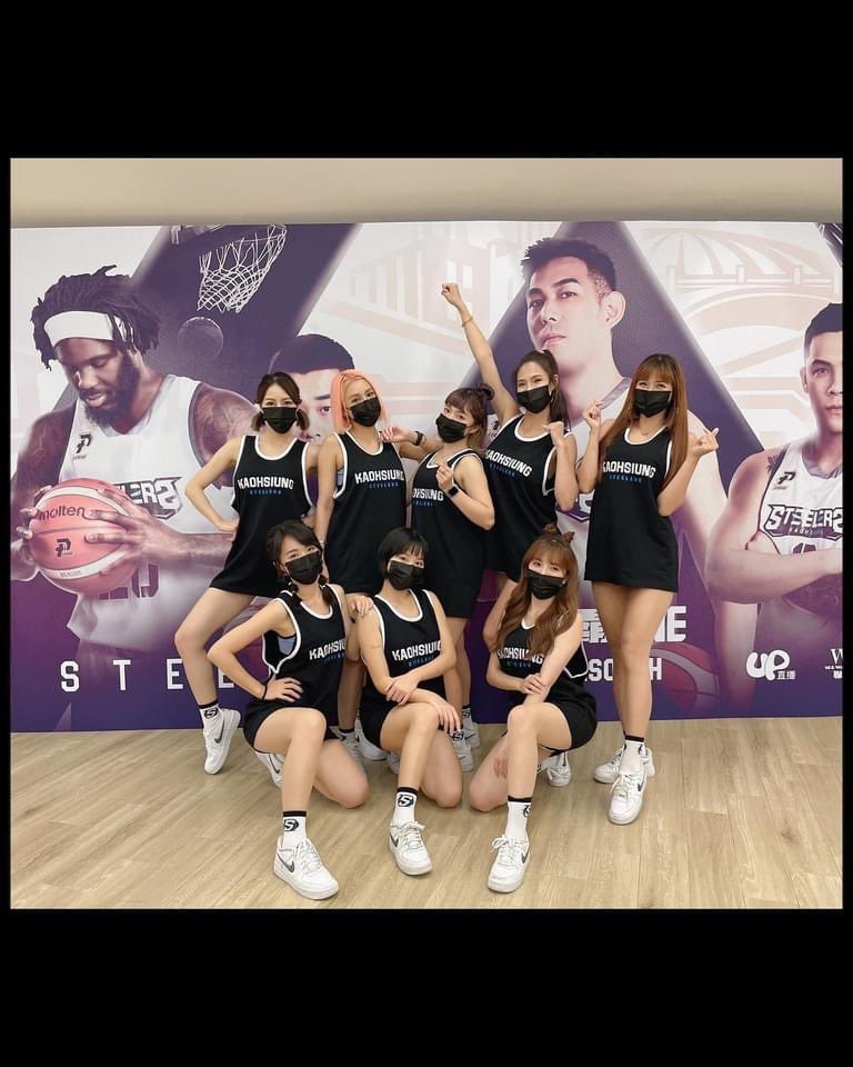 lilylu0917's tweet photo. 3連勝🤍
今季は終わったけど
忘れられない事ばかり
沢山の思い出と感動
ホントにスチールズのみんなに出会えて嬉しかったです。
来季も楽しみにしてるね
ファンの皆さんに感謝しています

@kaohsiungsteelers 

🏀
#鋼鐵人 #南霸one
#willofsteel
#kaohsiungsteelers
#LilyLu
#盧瑮莉
#盧栗莉 https://t.co/eZ80fj2Kzg
