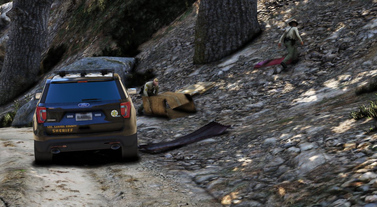 LSSD_DB's tweet photo. En ville ou en forêt, au sud ou au nord, en mer, dans le ciel ou sur terre, le Los Santos County Sheriff's Department assure votre sécurité. En cas d'urgence🚨, composez le 9-1-1.

🇺🇸 𝓐 𝓣𝓻𝓪𝓭𝓲𝓽𝓲𝓸𝓷 𝓸𝓯 𝓢𝓮𝓻𝓿𝓲𝓬𝓮 🦫

📸Photos : D. Atwood https://t.co/o4DZNONvHt