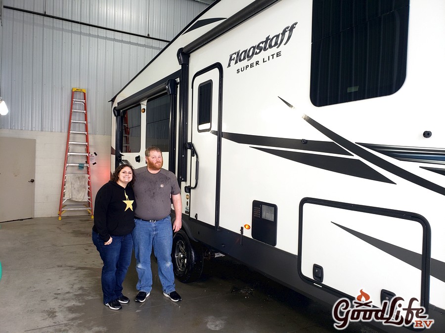 goodliferv's tweet photo. Meeka and Nathan are heading out in their new Flagstaff Superlite! Thanks guys, Camp Happy! https://t.co/HeFyuy4BlR https://t.co/wePvPvncaC