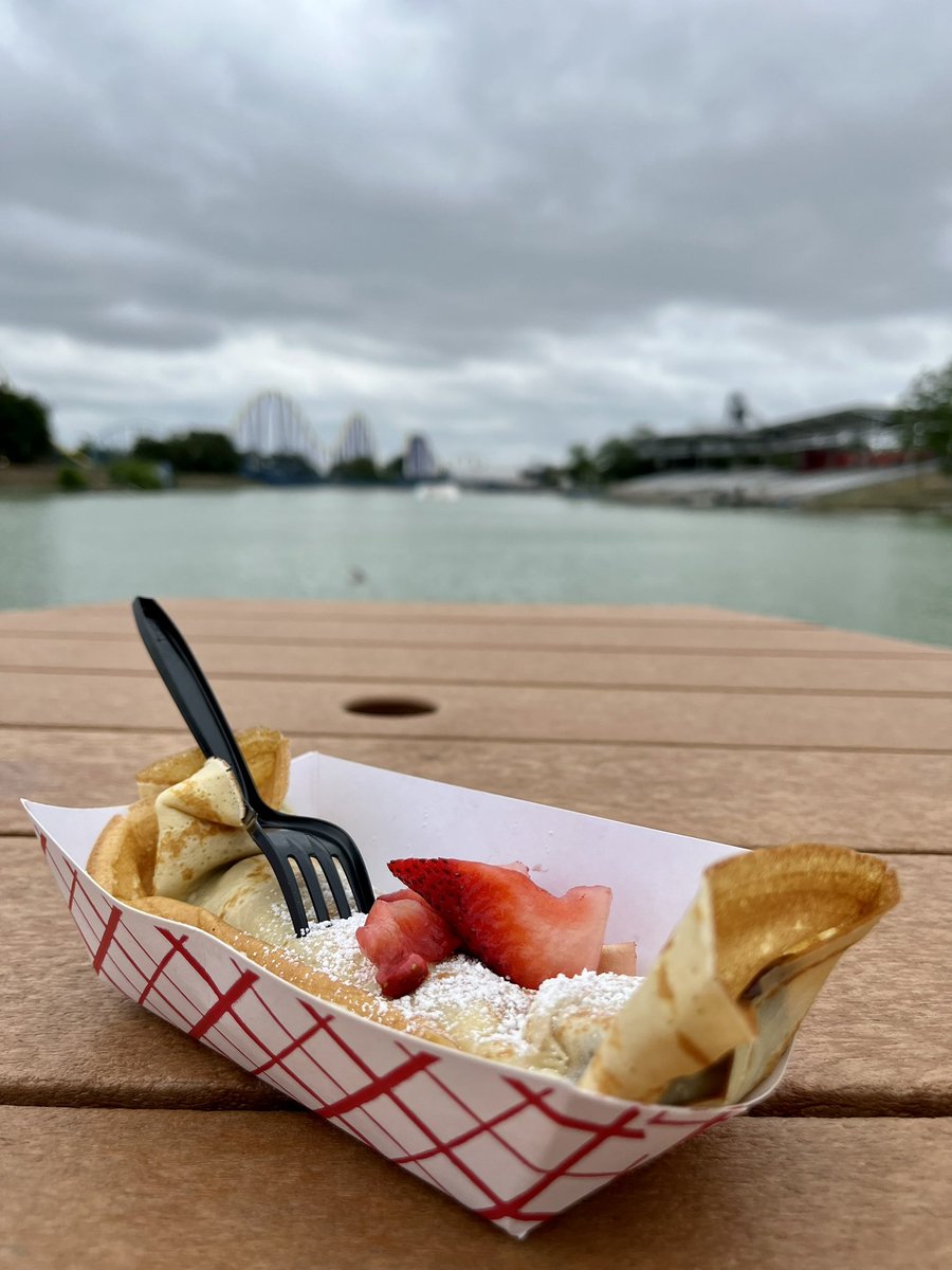 Tourdenance's tweet photo. When the French teacher chaperones the field trip to @SeaWorldTexas #crêpe #crepe #nutella #SeaWorldSanAntonio #SeaWorld #GeorgesSeurat https://t.co/Ki7iMwnsLB