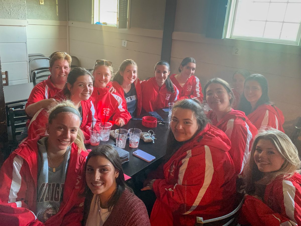 Masco_Softball's tweet photo. So proud of this group, out supporting a local family at a fundraising event!!! Making Masco proud!!! @mascochieftans https://t.co/haEiz2qPJl