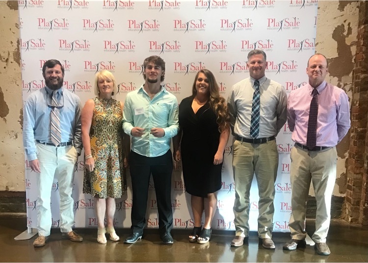 CrescentTigers's tweet photo. From a season-ending injury during football to a State Championship in wrestling, CONGRATULATIONS to Crescent junior Elijah Richey, our PlaySafe Comeback Athlete of the Year! THANK YOU to the ABSOLUTE best in Chelsea Puckett, who takes great care of our athletes! TIGER PROUD! https://t.co/GGQPhwhi1J