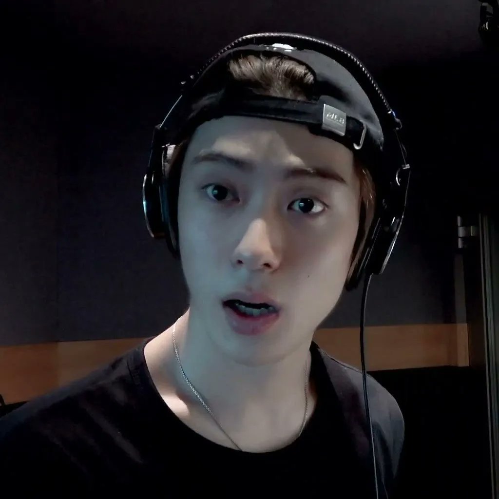 hourly jaehyun tweet media