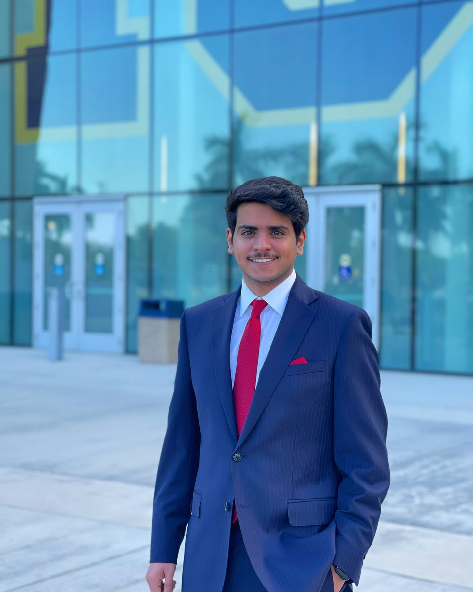 الحمدلله الذي بنعمته تتم الصالحات 🎓.

تم بحمدلله تخرجي و حصولي على درجة البكالوريوس في تخصص الهندسة الكهربائية بتقدير امتياز مع مرتبة الشرف
Florida International University
سائلاً المولى القدير التوفيق لي ولكم. 

BS in Electrical Engineering 👔🎓 - @FIUAlumni