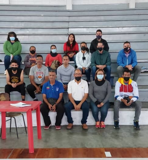 AsobasketMerida's tweet photo. Postulación, Elección y Juramentación de la Comisión Electoral. #AsobasketMerida (23-04-2022) https://t.co/DO6qCLUmqY