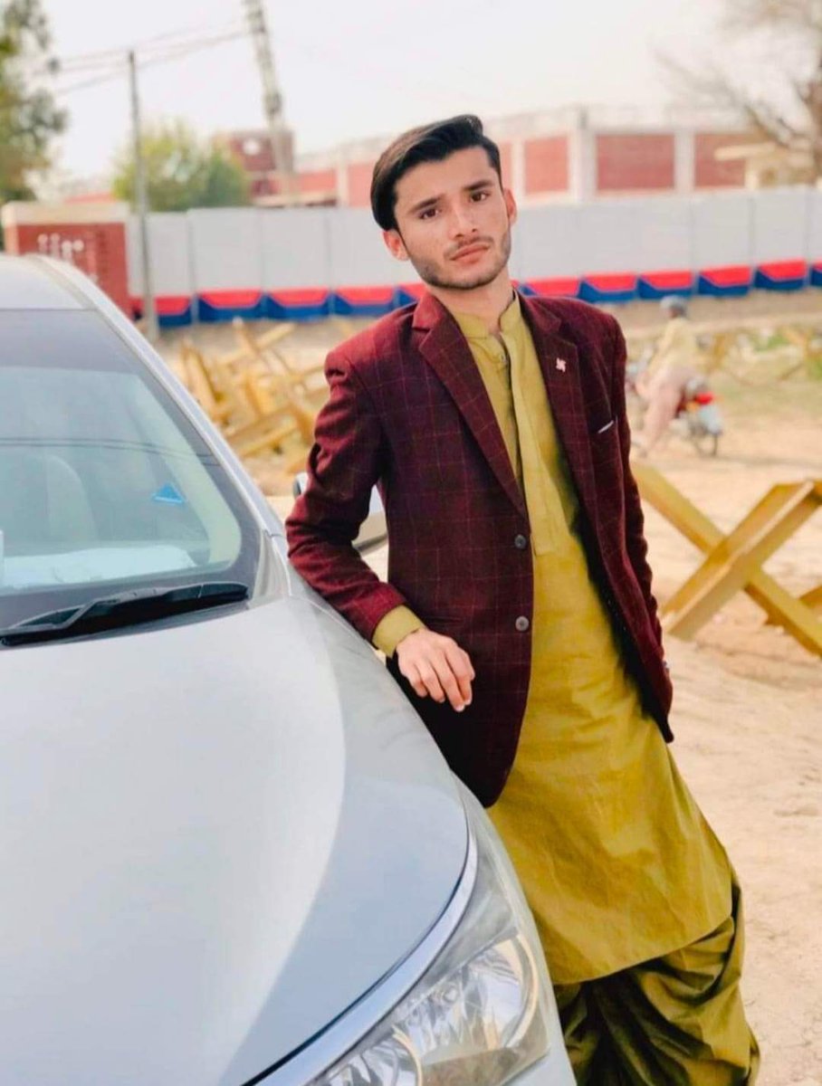 ProudToBeABugti's tweet photo. اِنَّا لِلّٰهِ وَاِنَّا اِلَیْهِ رَاجِعُوْنَ 

اففف وتن کنا 💔😢

کینسر جیت گیا اور شاہ مراد بگٹی ہار گئے ۔۔۔!!!
بلوچستان کا ایک اور پھول شاہ مراد بگٹی جو کینسر سے جنگ لڑتے ہوئے جان کی بازی ہار گئے۔
@Senator_Baloch @ShahzainBugti3
#We_want_cancer_hospital_in_Balochistan https://t.co/zqIjse8YJD