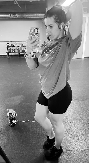 Luxury Premium Creator - Goddess Daniella's Foot Slave's pics and videos Vault Private Access - Updated Daily - FRtaR1bWYAIBIPy jpg:small