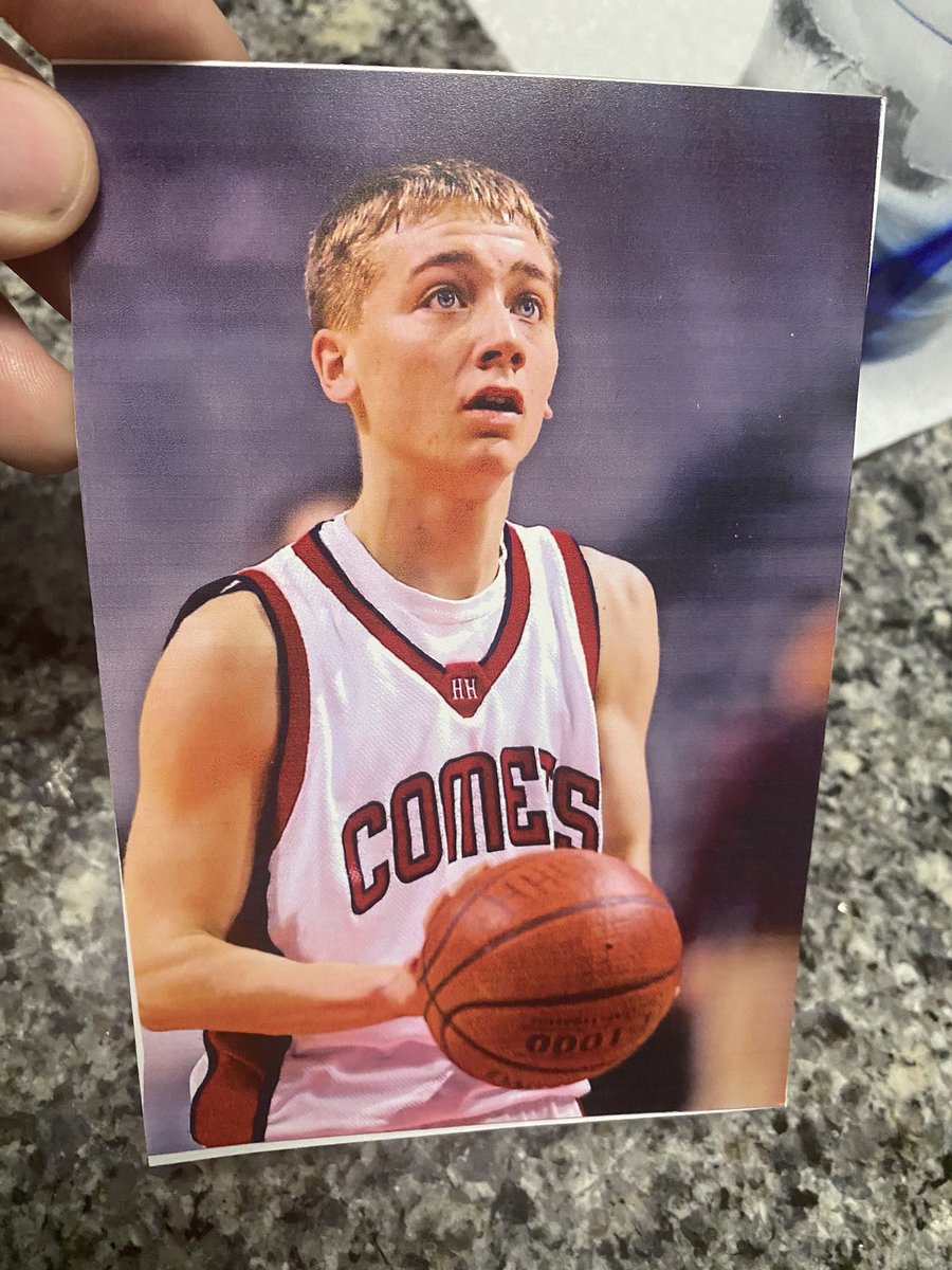 J_Dean_'s tweet photo. Dad was going through the attic @JuwanHoward look at us 🏀 https://t.co/9bWHSiJaJd