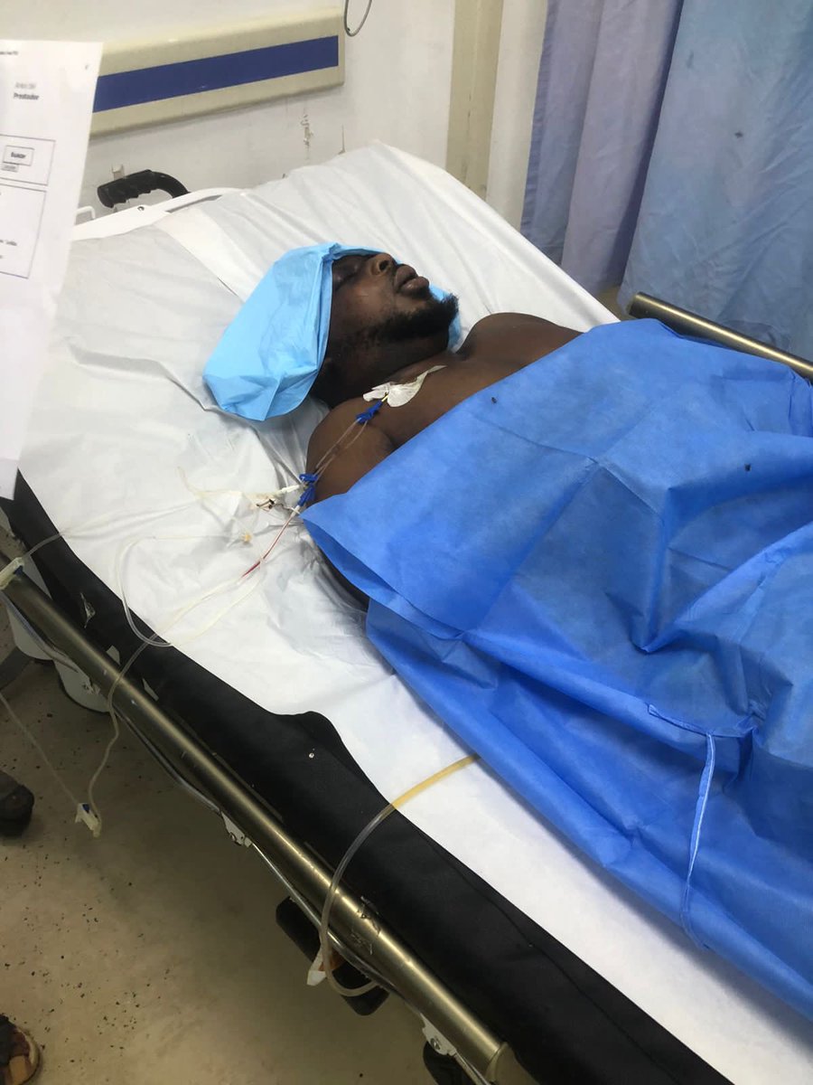 patriaurbaez's tweet photo. Estas imágenes llegaron a mi para que hiciera Eco del caso de #DaviddelosSantos Así lo encontraron los familiares en el Moscoso Puello bajo la custodia de La Policía, según contó la familia. A ellos les dijeron que los golpes se los hizo él y que por eso lo mandaron al médico. https://t.co/fl8CLAQSP4