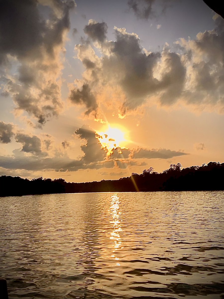 LauraLeaRice's tweet photo. Lake Tuscaloosa https://t.co/2FRprSEib9