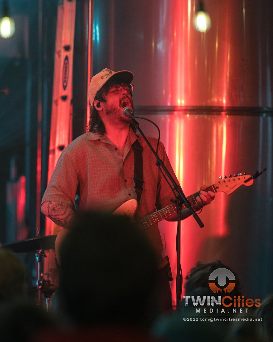 TCMdotnet's tweet image. Day 2 at @MWMusicFest did we sacrifice Bob for nothing? The rain was still there but it was a homecoming for the MN music scene
bit.ly/3s8upA3