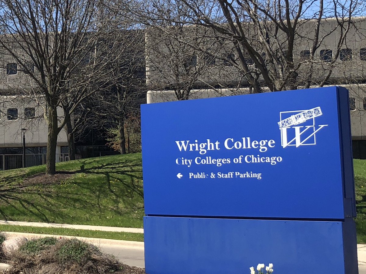 4geeman's tweet image. #Education is transformational. Congratulations to all! Blue skies!! #SevenStrong