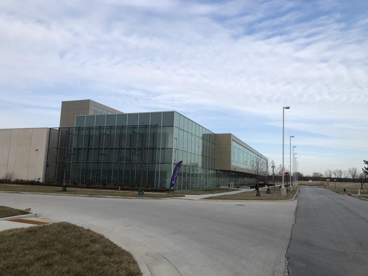 4geeman's tweet image. #Education is transformational. Congratulations to all! Blue skies!! #SevenStrong