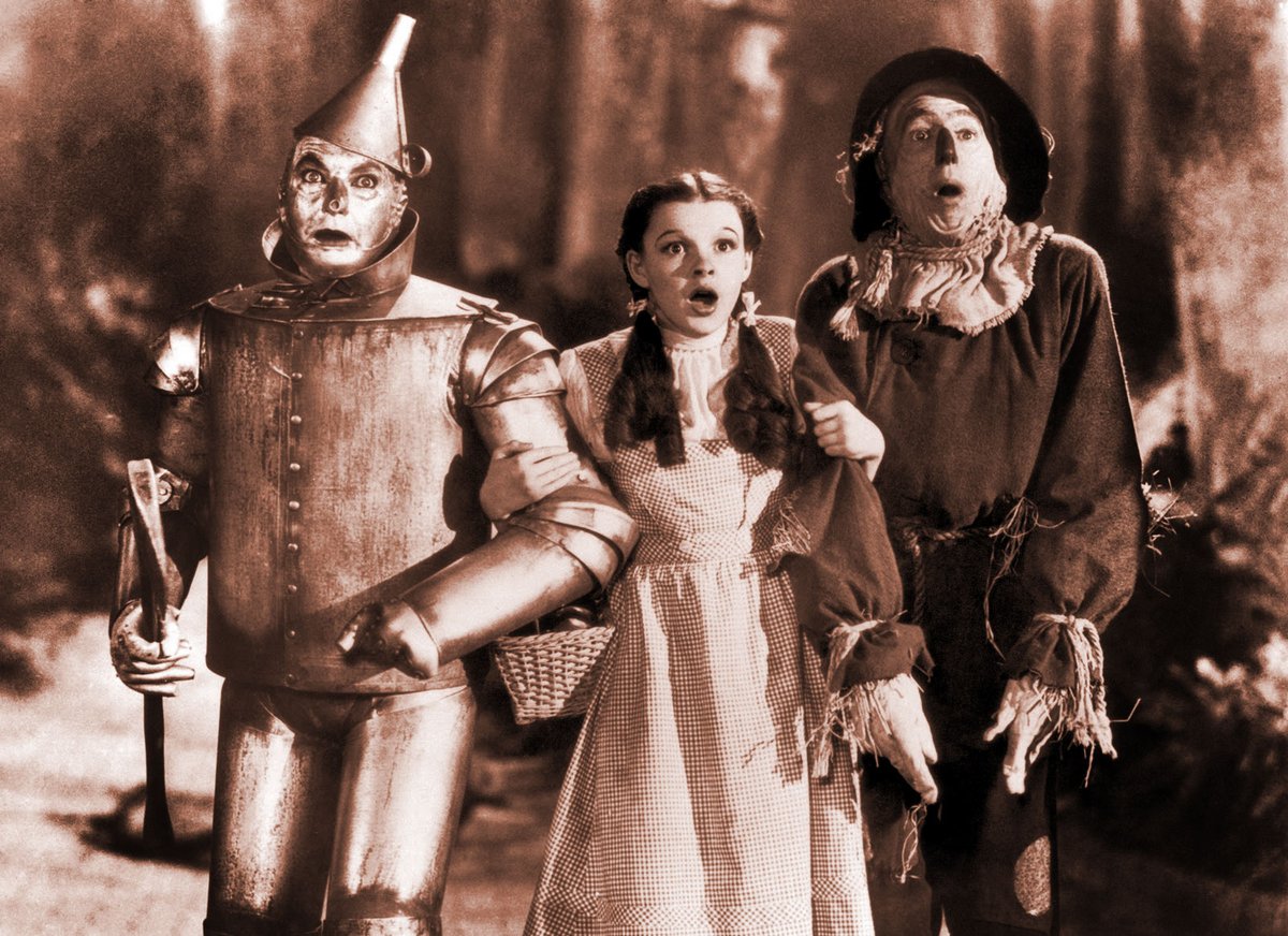 Presentations, exhibits, and red carpets, oh my!! Five more days until the CCAE conference! Don your ruby slippers and head on down the yellow brick road to the red carpet at CCAE's conference in Hollywood. See you there!
#CCAE #Hollywood #spotlight #adulted