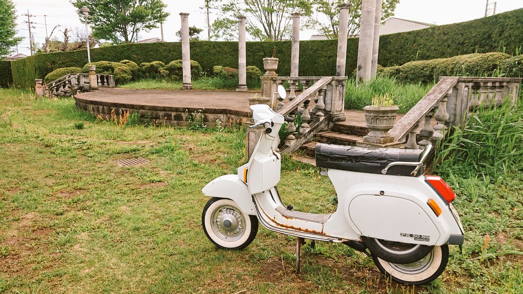 antique_cube's tweet photo. クラッチ滑りまくりの新ネタPK50SS♪
もしやと思ってオイルを75W90に交換してみたら、全然滑らなくなった♪
多分、車用の5W40とかのオイル入れたんだろうねw
(´―`)ベスパはオイルが大事♪
#Vespa
#PK50SS https://t.co/k8GAk3xZbV
