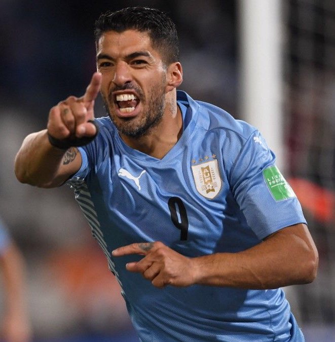 LaPelotaNSM1's tweet photo. ❗️Como inauguración de la cuenta, sale ese SORTEO de una camiseta de Suárez en la Selección. 
 
Para participar: 
✅ seguí a @LaPelotaNSM1
✅ dale MG y RT a la publicación.
✅ menciona a 3 amigos en la publicación (cuántos más amigos, más chances de ganar) 

ℹ️fecha sorteo: 15/5 https://t.co/6sIslMxB3M