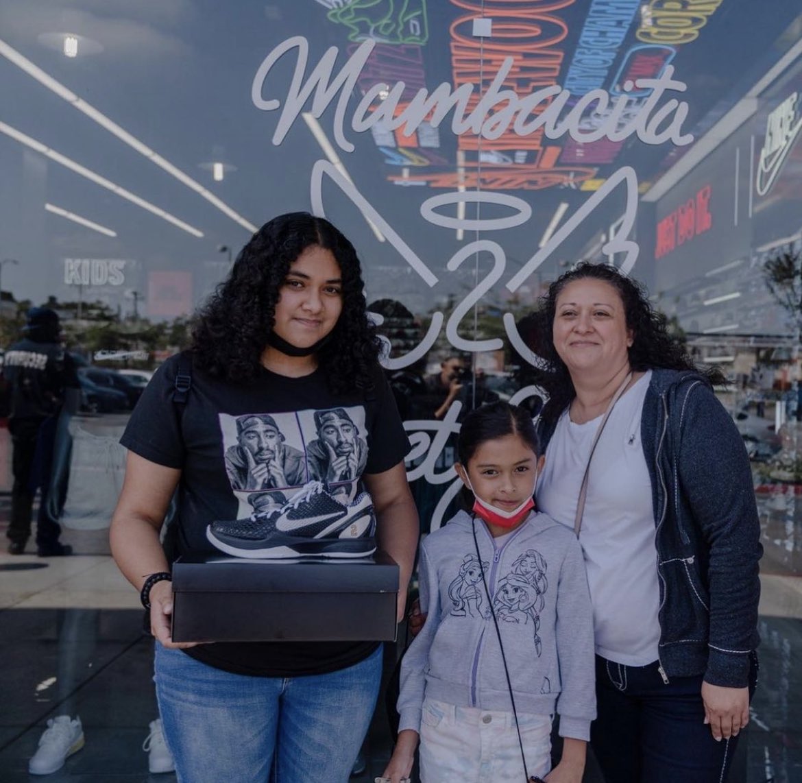 Happy birthday #gigi. Thank you for letting us celebrate with you. Thank you #vanessabryant @nikela @nikebasketball for allowing us to be part of her #sweetsixteen. Profits from the shoe will benefit the Mamba and Mambacita Sports Foundation.