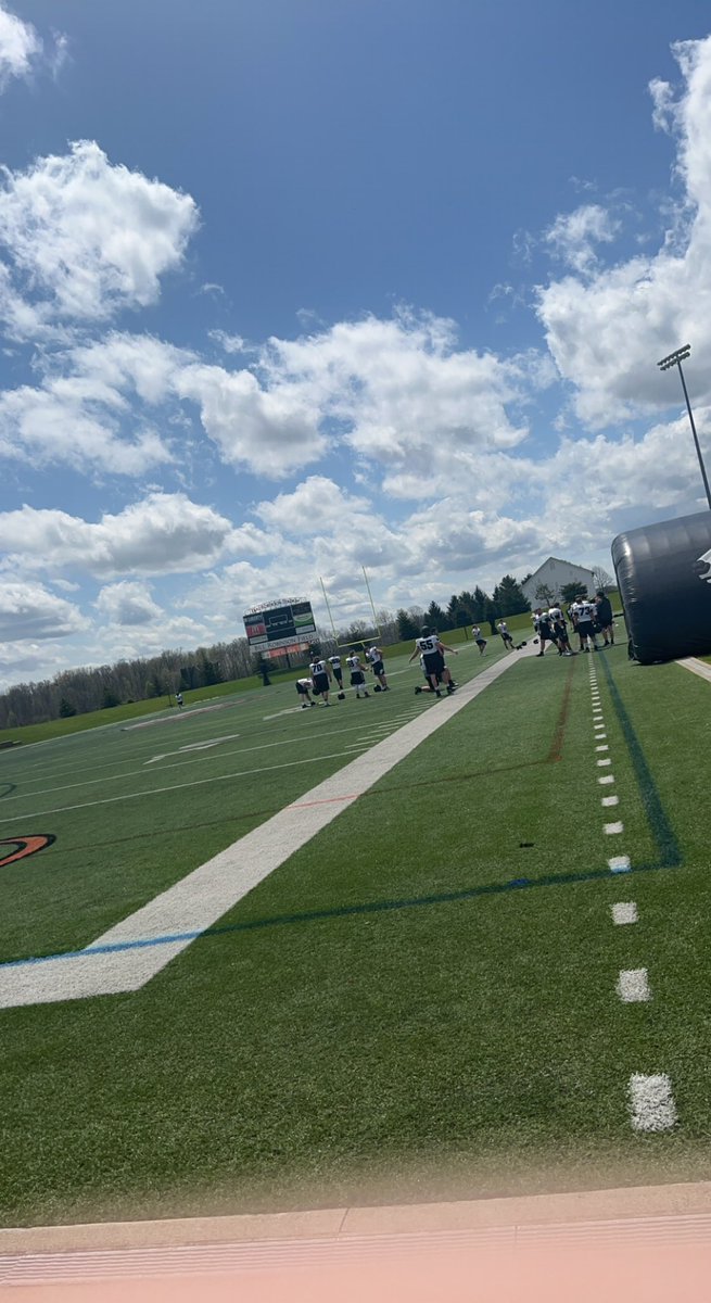Had an amazing visit <a href="/OhioNorthernFB/">Ohio Northern Football</a> huge thank you to <a href="/EthanBWilliams/">Ethan Williams</a> for letting me come see the facility and meet you all!