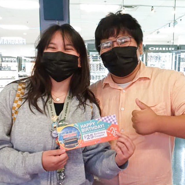 GPOguam's tweet photo. Happy Belated Birthday to all of the April Birthday Celebrants that visited us in April on their special day! 🎂✨ 

Here are a few of the happy individuals that came by and picked up their special gift from us ☺️

#gpoguam #guam #guamshopping #shopGPO #GPOeats https://t.co/M615EQObEC