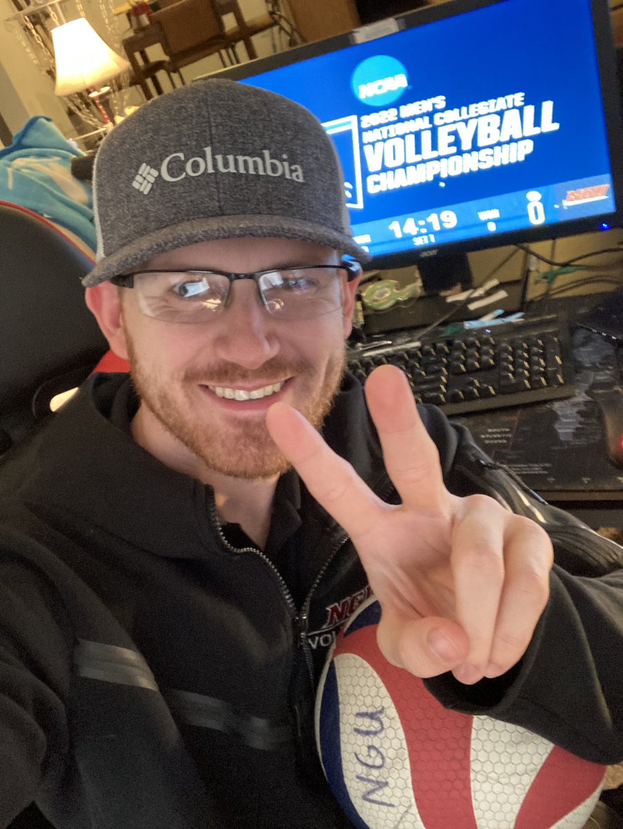 robbattenfield's tweet image. LETS GO BOYS #NCAAMVB