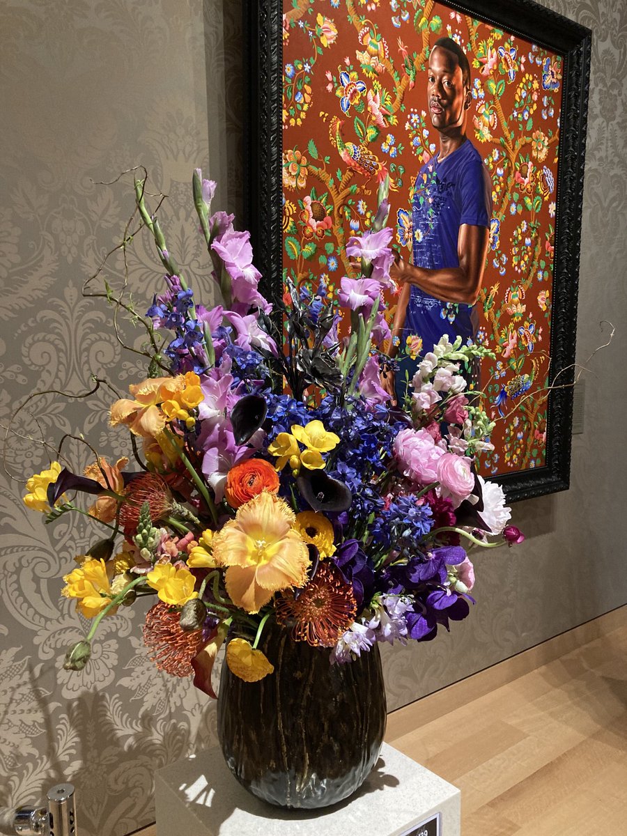 BostonHistory's tweet photo. Art in Bloom at the MFA. John, 1st Baron Byron, 2013, by Kehinde Wiley. ⁦@mfaboston⁩ #mfaInBloom https://t.co/pPYfNxI0kL