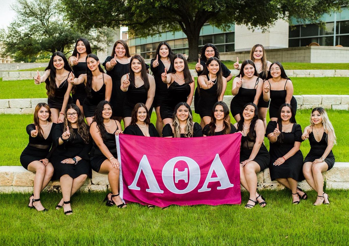 LTA_BetaEta's tweet photo. Lambda Theta Alpha Latin Sorority Inc. - Beta Eta Chapter 💐🤍

We had a great time shooting with @coreydeanstone 🤩 As the semester comes to an end, we would love to show off our beautiful sisters and recognize them all for having a great semester 🌙🌴 https://t.co/X8HZJanI6j