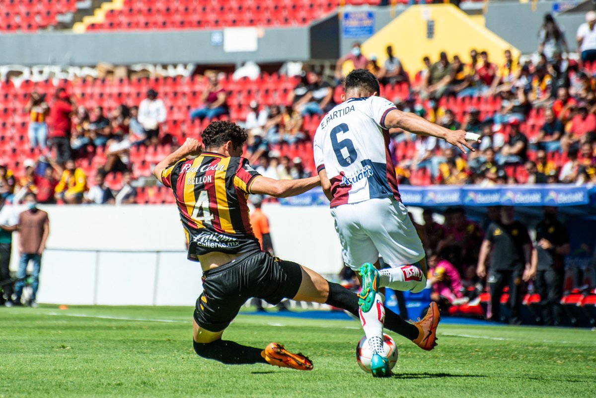 LeonesNegrosCF's tweet photo. TΓΊ fuiste testigo de la entrega y garra de este equipo, volveremos y rugiremos mΓ‘s fuerte.
#VAMO2L3ONES π¦π
π§πͺ Β‘GRACIAS, MANADA! π¨βπ©βπ§βπ¦π
πΈ (1-2) https://t.co/uJvVF1iibG