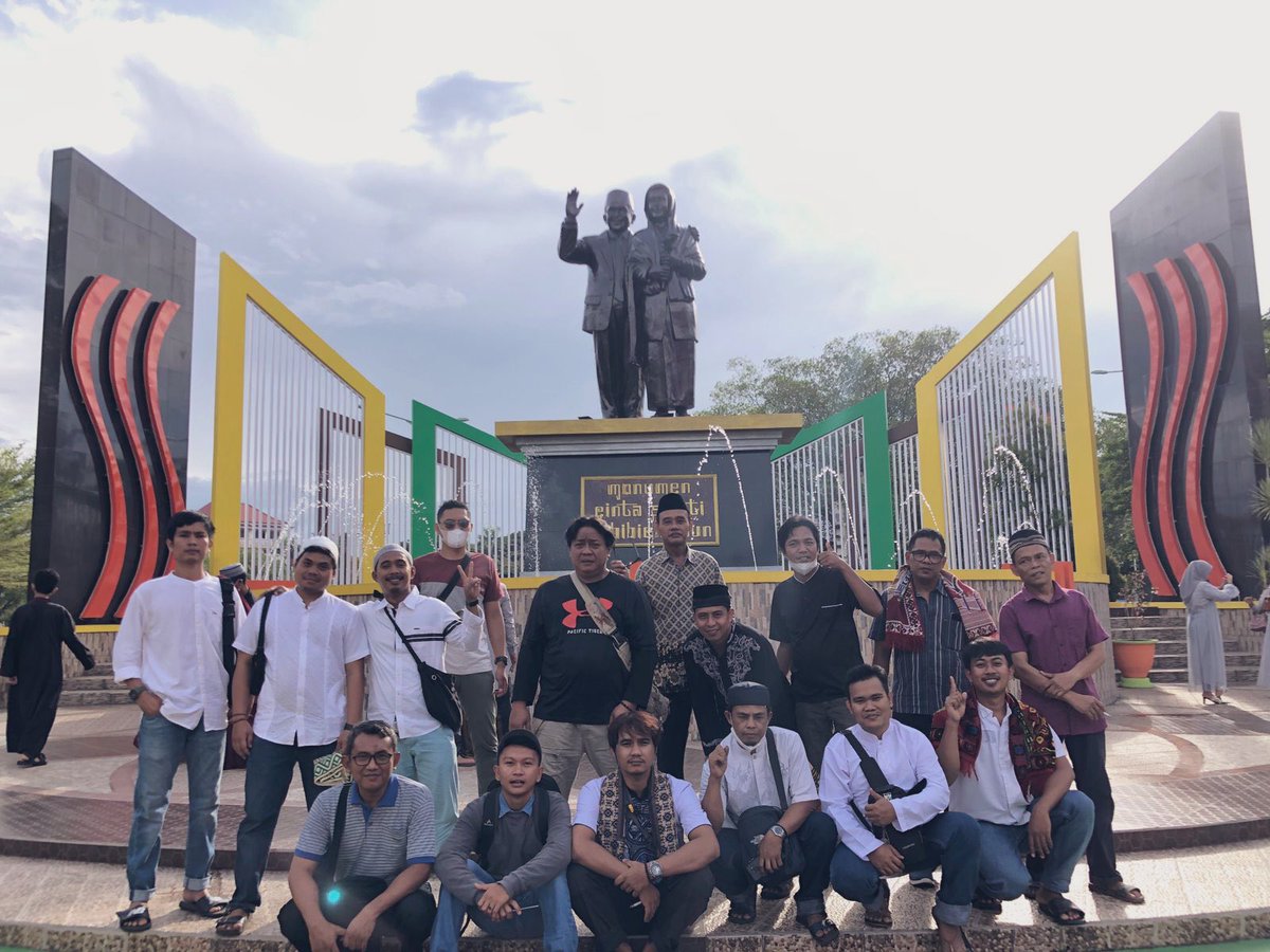 Mohon maaf lahir batin bosquee..