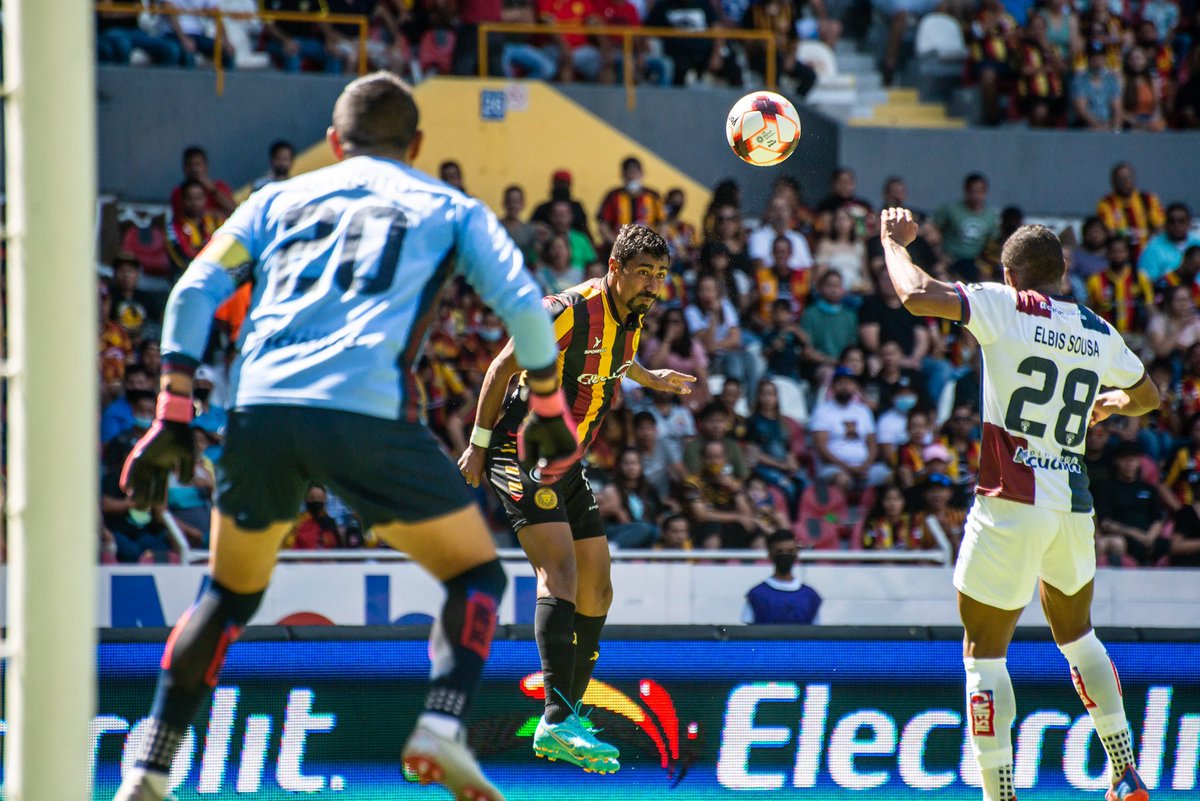 LeonesNegrosCF's tweet photo. TΓΊ fuiste testigo de la entrega y garra de este equipo, volveremos y rugiremos mΓ‘s fuerte.
#VAMO2L3ONES π¦π
π§πͺ Β‘GRACIAS, MANADA! π¨βπ©βπ§βπ¦π
πΈ (2-2) https://t.co/7hbhdLLU55