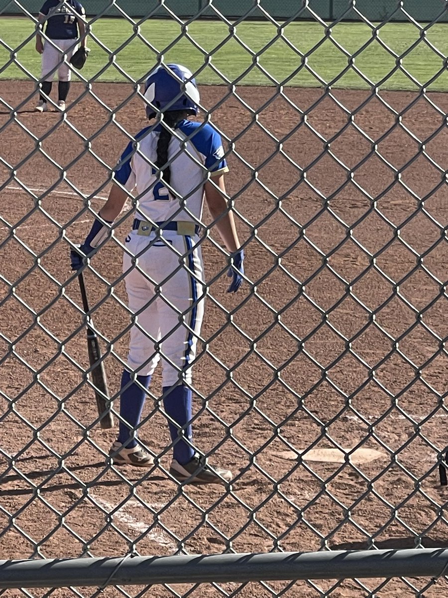 arlettee_g's tweet photo. My time to hang my glove up has come &amp; I couldn’t be more proud of my self and my improvement throughout my 4 years of Varsity Ball. A huge shoutout to Coach Gonzalez for believing in me and being the reason of my progress this past year. Thank you San Eli Nation. 🦅💙
#2 Out🥎 https://t.co/haXsYN824e