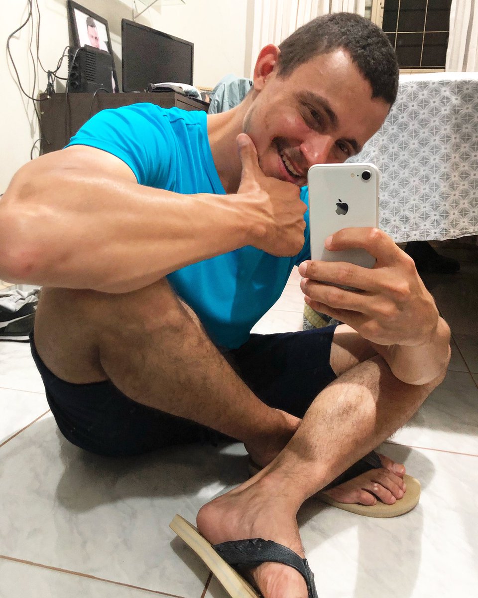 Eng_Castilho's tweet photo. E por mais que seja o seu sorriso, nunca deixe de sorrir. #LGBTQ #man #boy #sorriso #domingo https://t.co/7lRft7L2NT