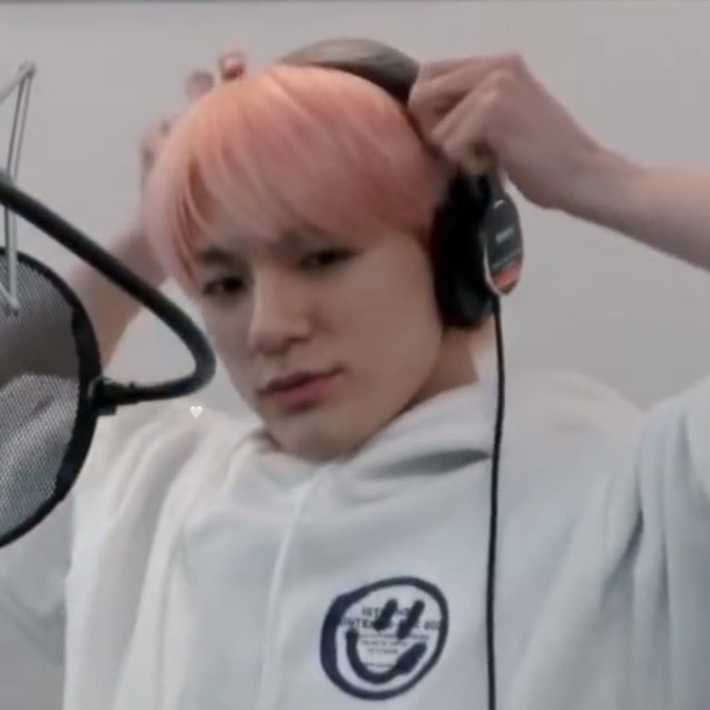 𝐀restá, 이. (@jenonimous) on Twitter photo 