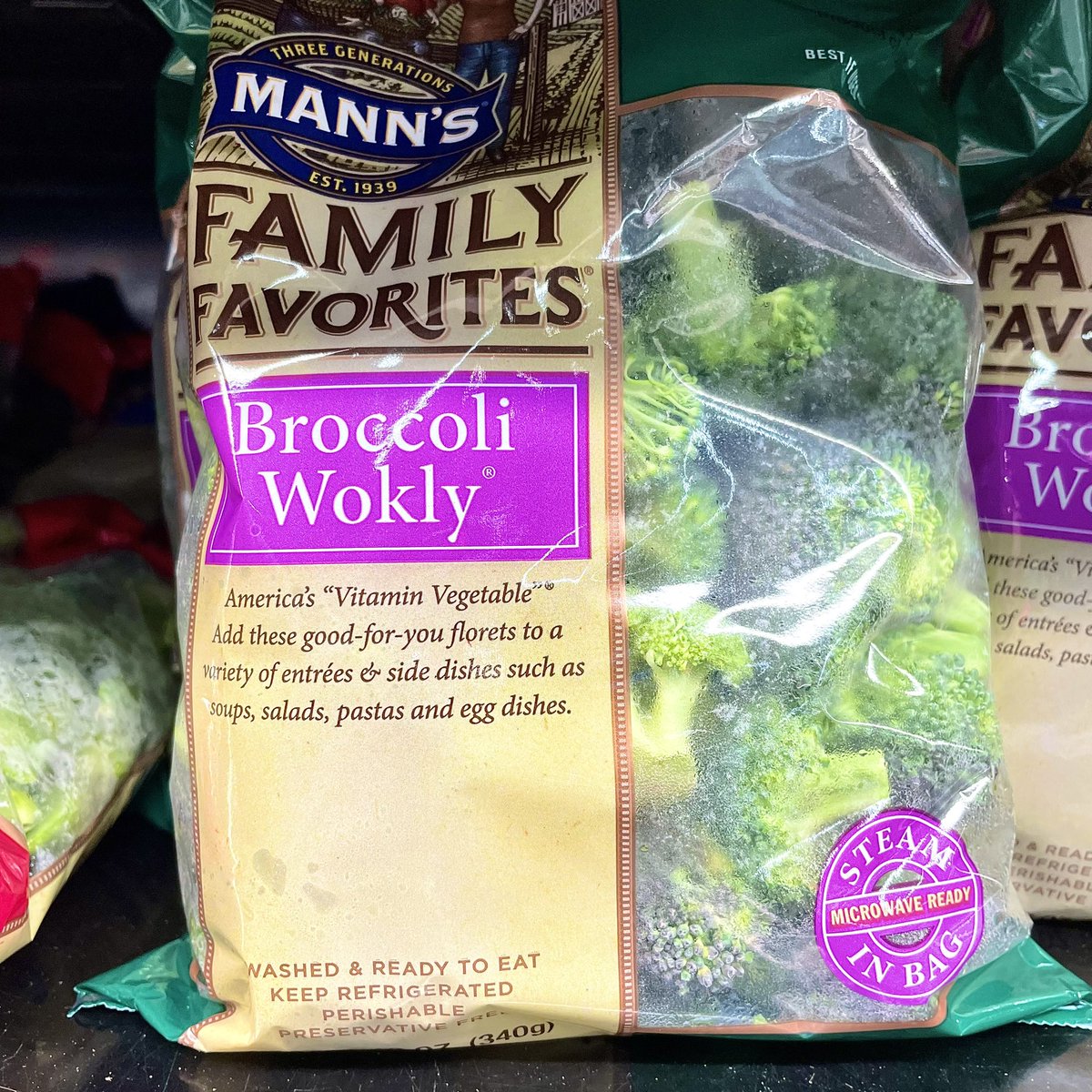 Saw this while I was grocery shopping and immediately thought May 3rd!!! #speshyweshy <a href="/chrisdcomedy/">Chris Distefano</a> <a href="/homelesspimp/">HOMELESSPIMP</a>  #Netflix 📈