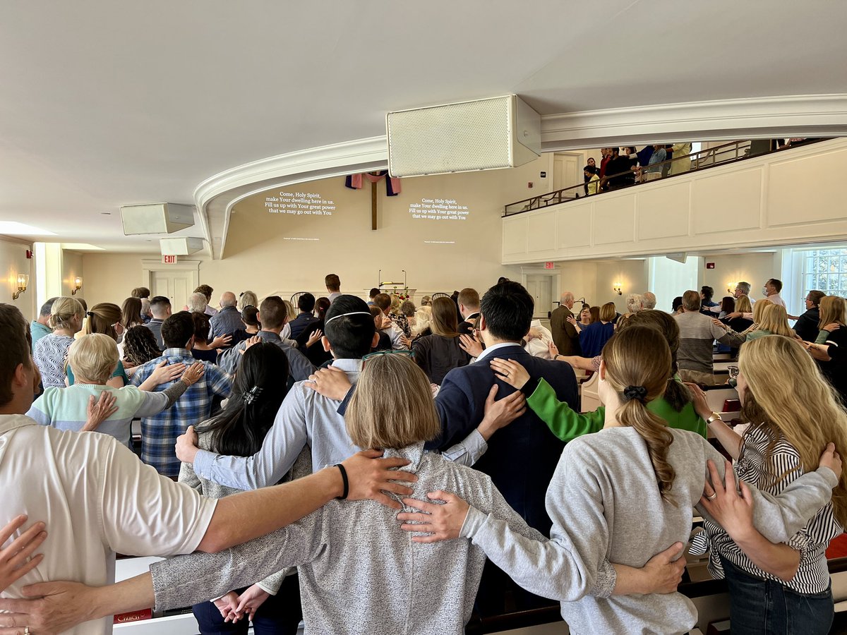 Stanwich_Church's tweet photo. We conclude every worship service by singing a benediction song together. Connected to God, connected to each other. #stanwichchurch #benediction #connection #faithcommunity https://t.co/hhaUtlHl98