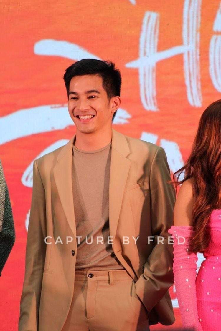 ZachCharmersOFC's tweet photo. Some photos of Zach yesterday during the premiere of Star Magic: Hot Summer 🏄🏻‍♂️🔥

[Credits to Sir Fred for the photos]

#ZachGuerrero @zachrguerrero @starhuntabscbn https://t.co/Y2hjVoZ99q