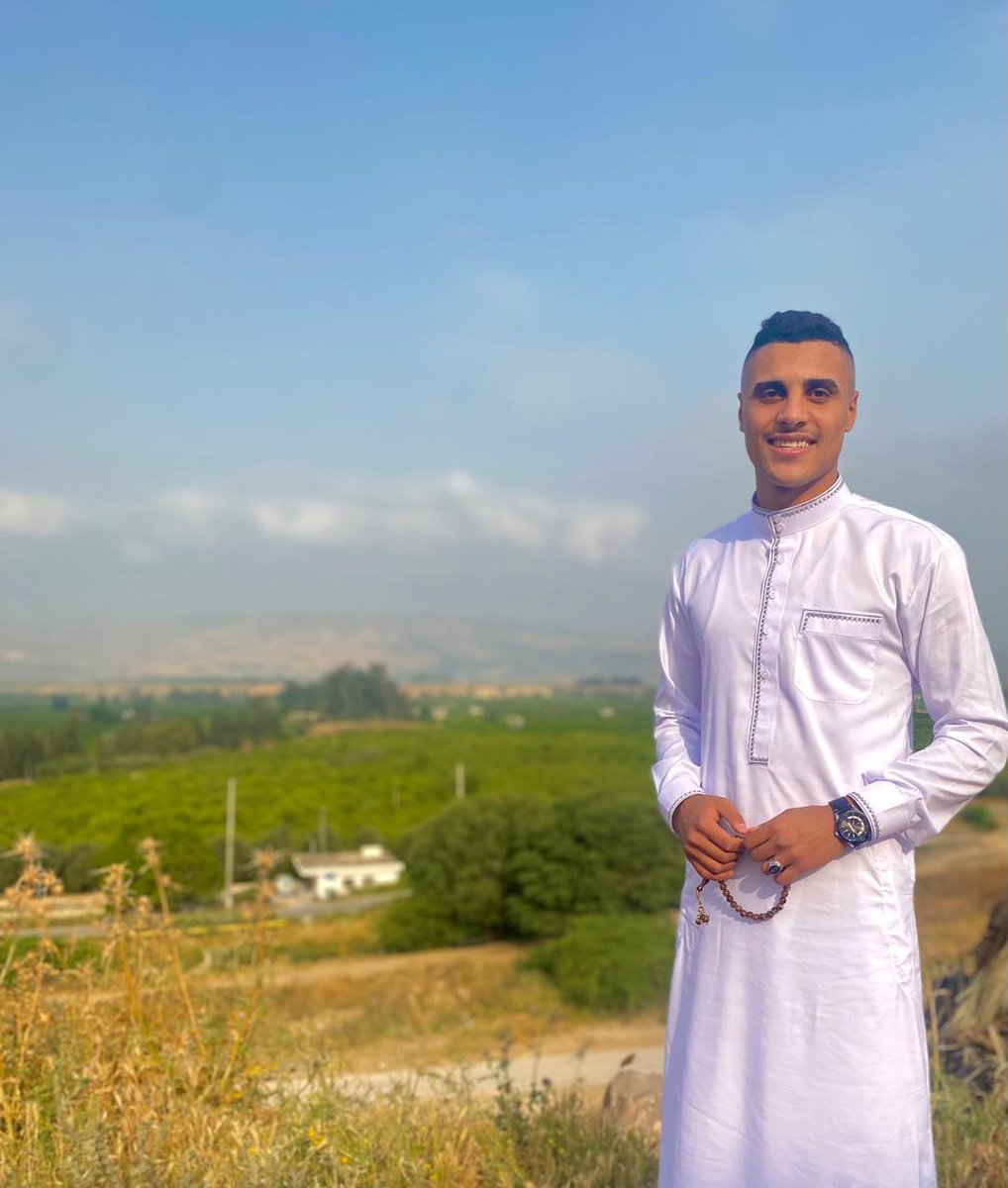 "وداعًا رمضان وإن كان بـ العُمر ملتقى فـ لنلتَقي بأحسن حالٍ "
تقبل الله طاعتكم، وأتمّ بالعيد فرحتكم، وأقرّ عينيكم برؤية من تحبونَ، كل عام وأنتم بخير. 🤍❤️🤍