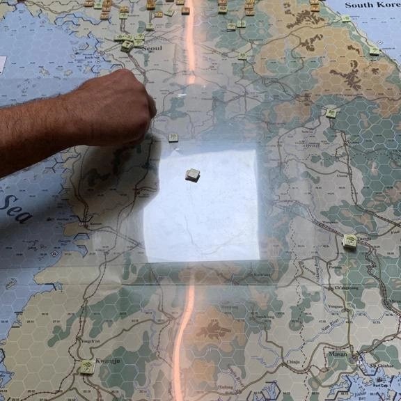 ClubDreadnought's tweet photo. Nuestros wargamers se están metiendo un Korea:The Forgotten War entre pecho y espalda, de la serie OCS editada por MMP.
#clubdreadnought #korea #ocs #wargames #mmp #thegamers #boardgames #multimanpublishing https://t.co/XFUM5ooVvj