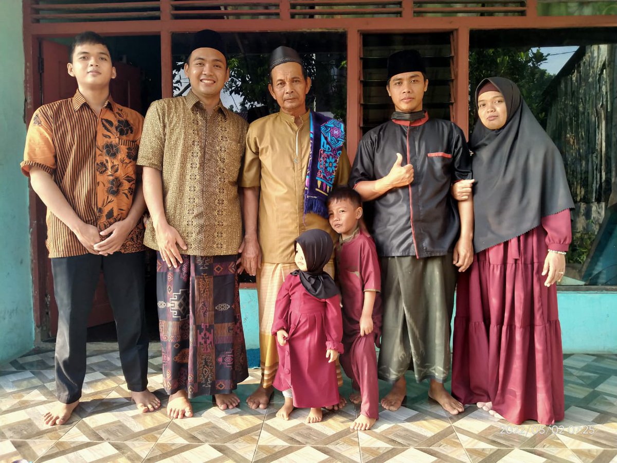 fidayat_nur's tweet photo. Mohon maaf lahir dan batin 🙏 https://t.co/LcF4zBnJab