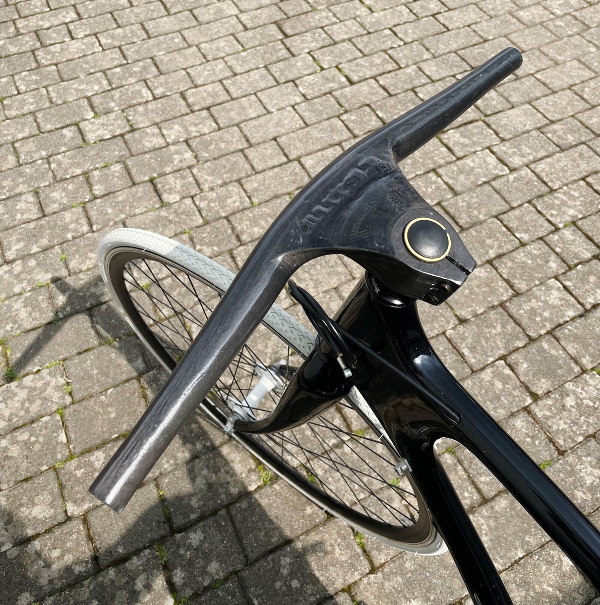 Anisoprint's tweet photo. 🚴‍♂️ Put your hands on our #3Dprinted #bicycle #handlebar at our partner's booth @ITA_RWTHAachen , Booth H6 Q91 at #JECWORLD! #composited https://t.co/Cpj1S9jKQx
