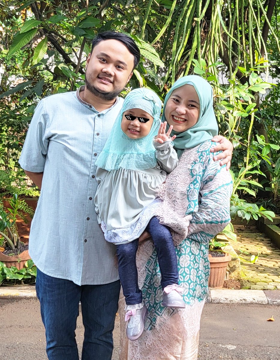 aqmayrina's tweet photo. #iedmubarak 1443H Selamat Lebaran semuanya 🥰 https://t.co/pIhrMTsaCI