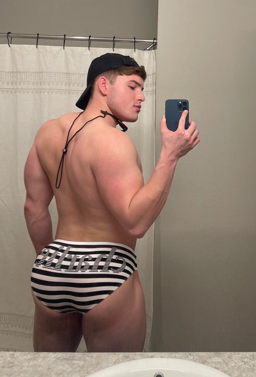 likeliterallyno's tweet photo. so ready for summer https://t.co/ZEEBPYYNIO