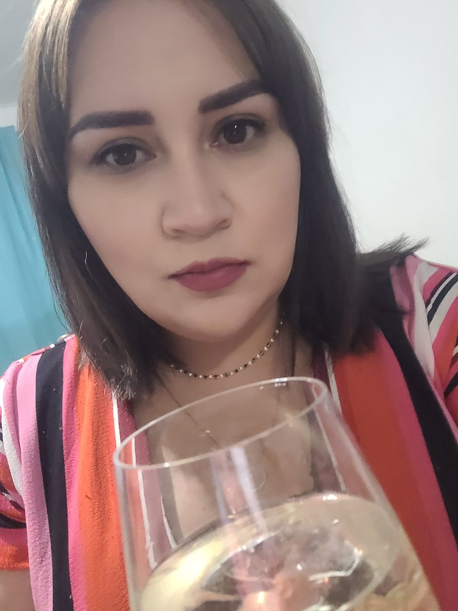 MarianaBaDo's tweet photo. Vinito para el alma https://t.co/pHvUQjFcXD