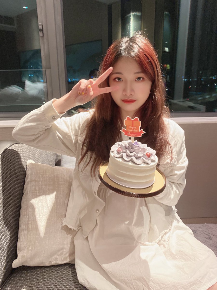 FionaNa_Na's tweet photo. ʜᴀᴘᴘʏ 20ᴛʜ ʙɪʀᴛʜᴅᴀʏ ᴛᴏ ᴍᴇ https://t.co/k0OSHqecVv